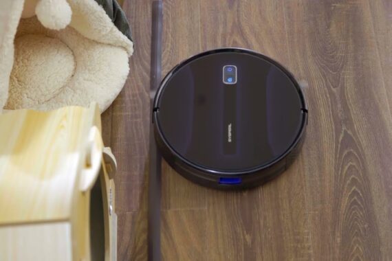 How does a robot vacuum work